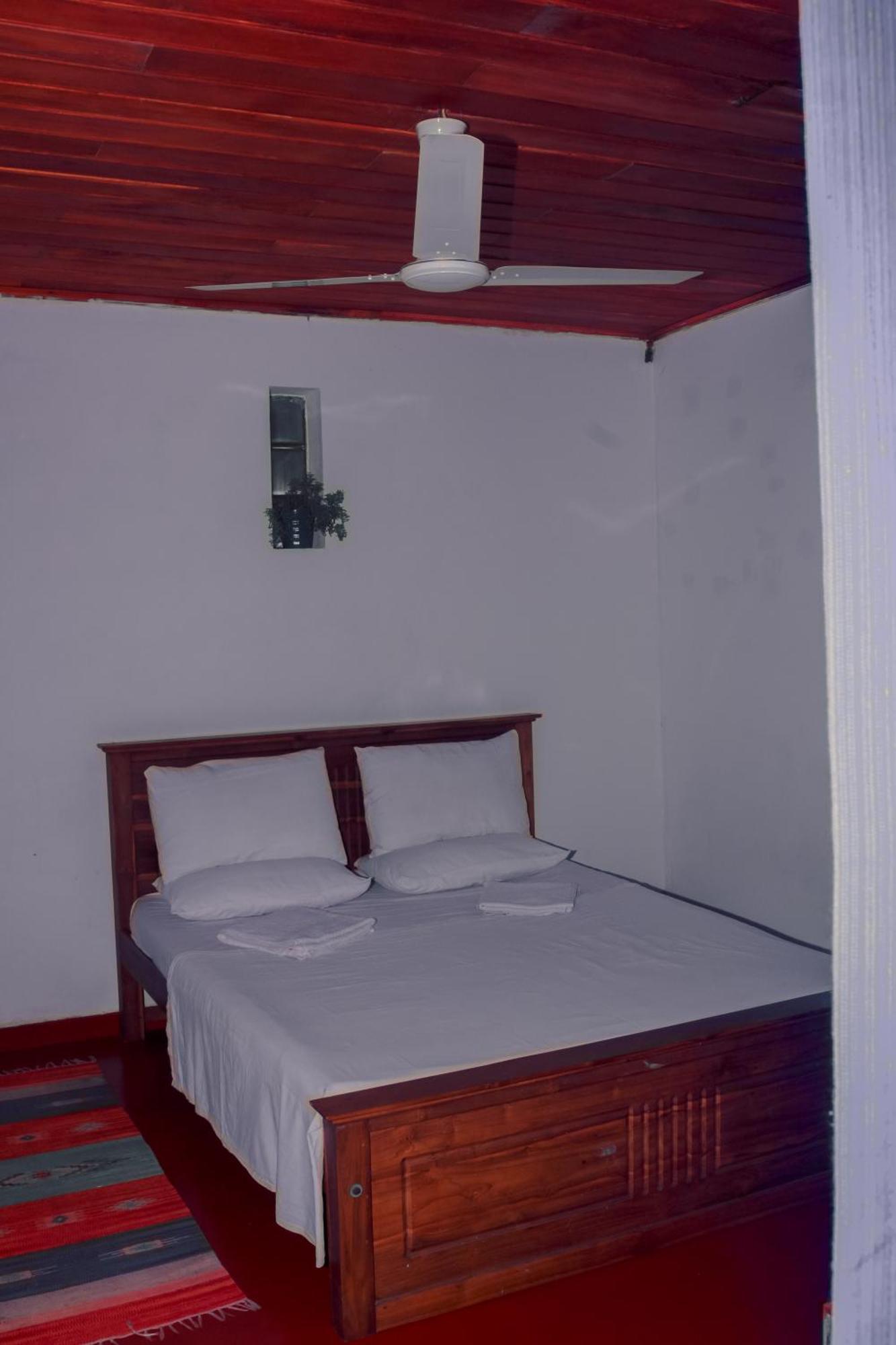 Hotel Golden Bell Тангале Екстериор снимка